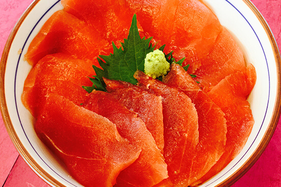 千葉市卸売市場内の仲卸業者との最強タッグ！ いつでも新鮮なマグロが食べれる！！